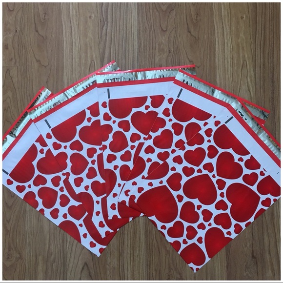 (25) 10x13” Red Hearts Poly Mailers - Picture 2 of 5