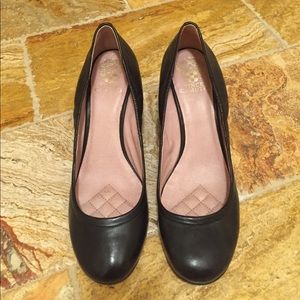 Vince Camuto "Elmay" black leather wedges