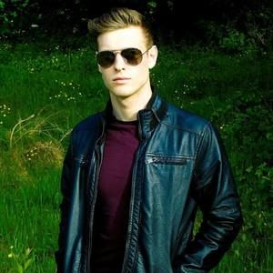 Meet your Posher, Dion