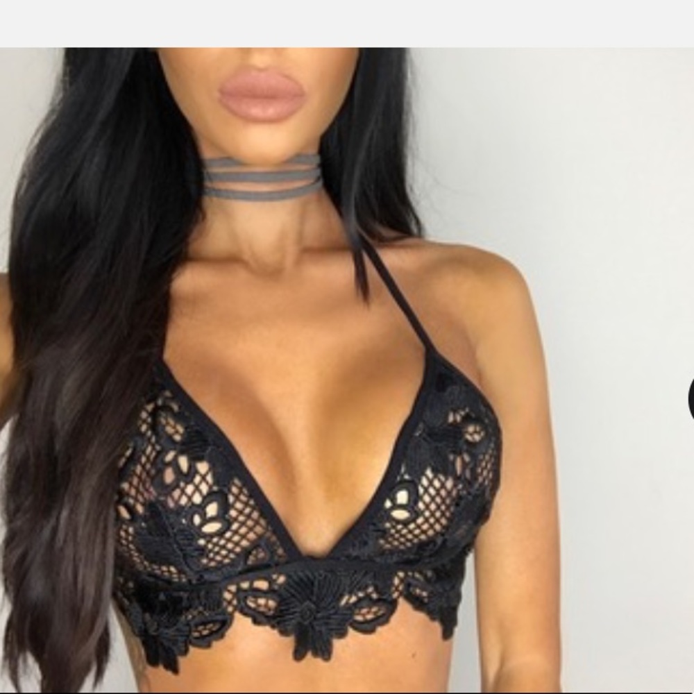 Carmen Suede Choker