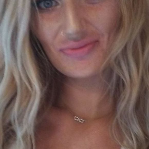 Meet your Posher, Candace - Picture 1 of 1