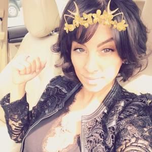 Meet your Posher, Adrienne