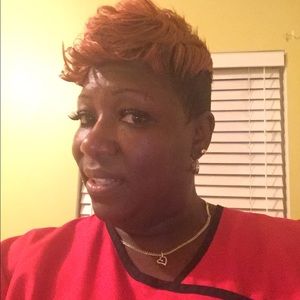 Meet your Posher, Monique