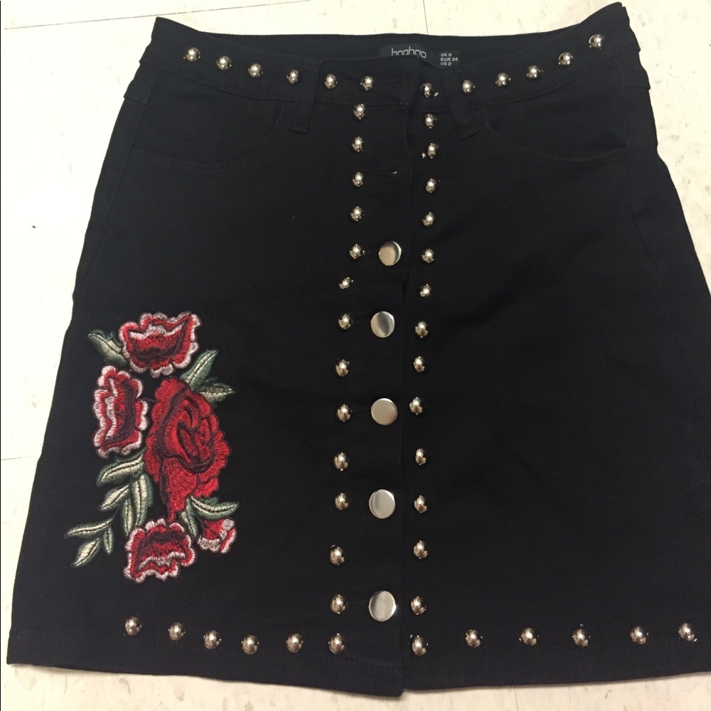 NWOT Boohoo Mini Skirt