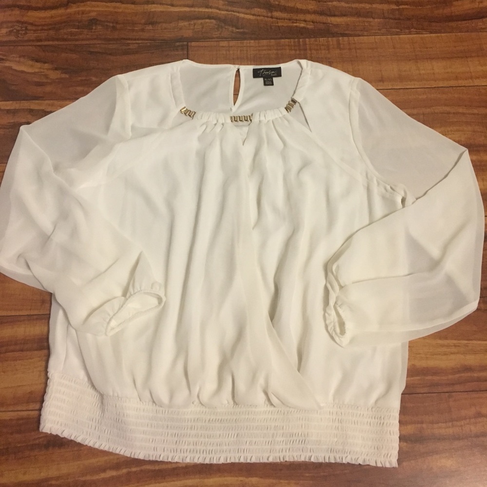 Gorgeous Thalia Sodi Blouse with gold neck line XL