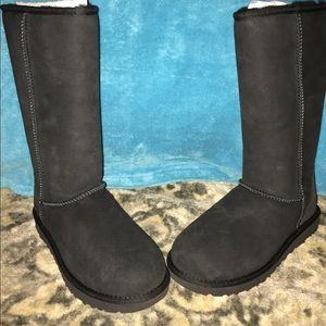 Women's size 8 ugg boots brand new in box