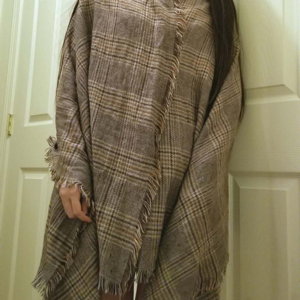 Very soft and comfy checked scalf