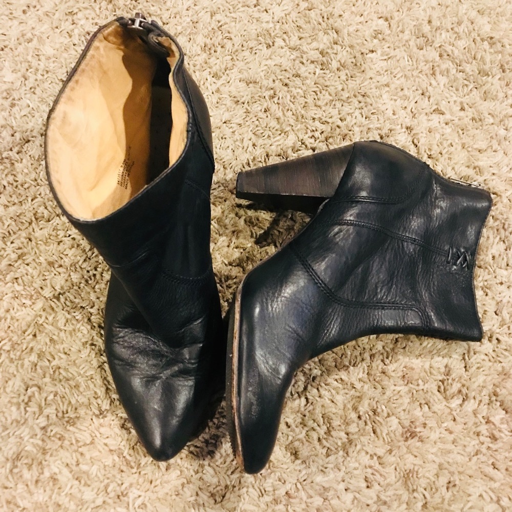 Frye Regina Heeled Booties Black Soft Leather - Picture 4 of 7