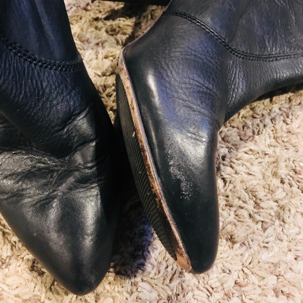 Frye Regina Heeled Booties Black Soft Leather - Picture 7 of 7