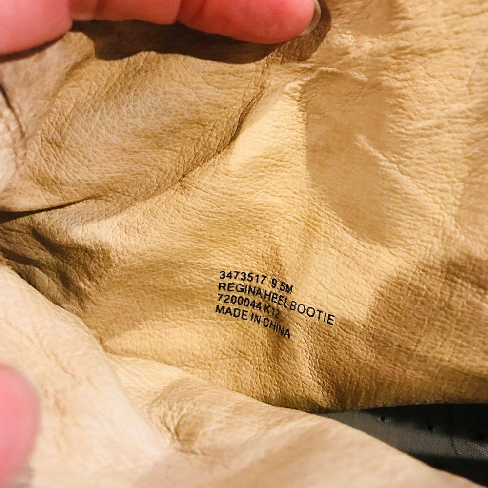 Frye Regina Heeled Booties Black Soft Leather - Picture 3 of 7