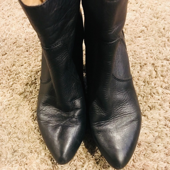 Frye Regina Heeled Booties Black Soft Leather - Picture 5 of 7