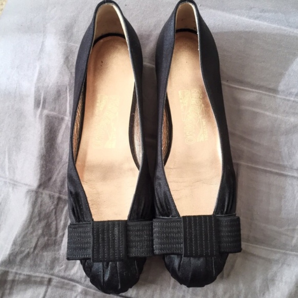 Size 37 ferragamo flats