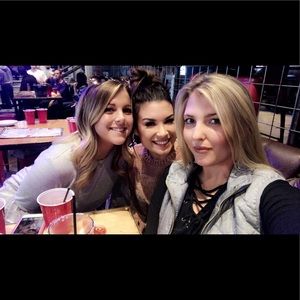 Meet your Posher, Lacy