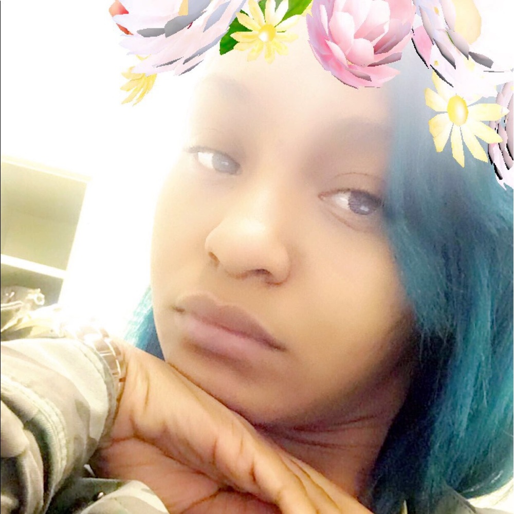 Meet your Posher, Mia