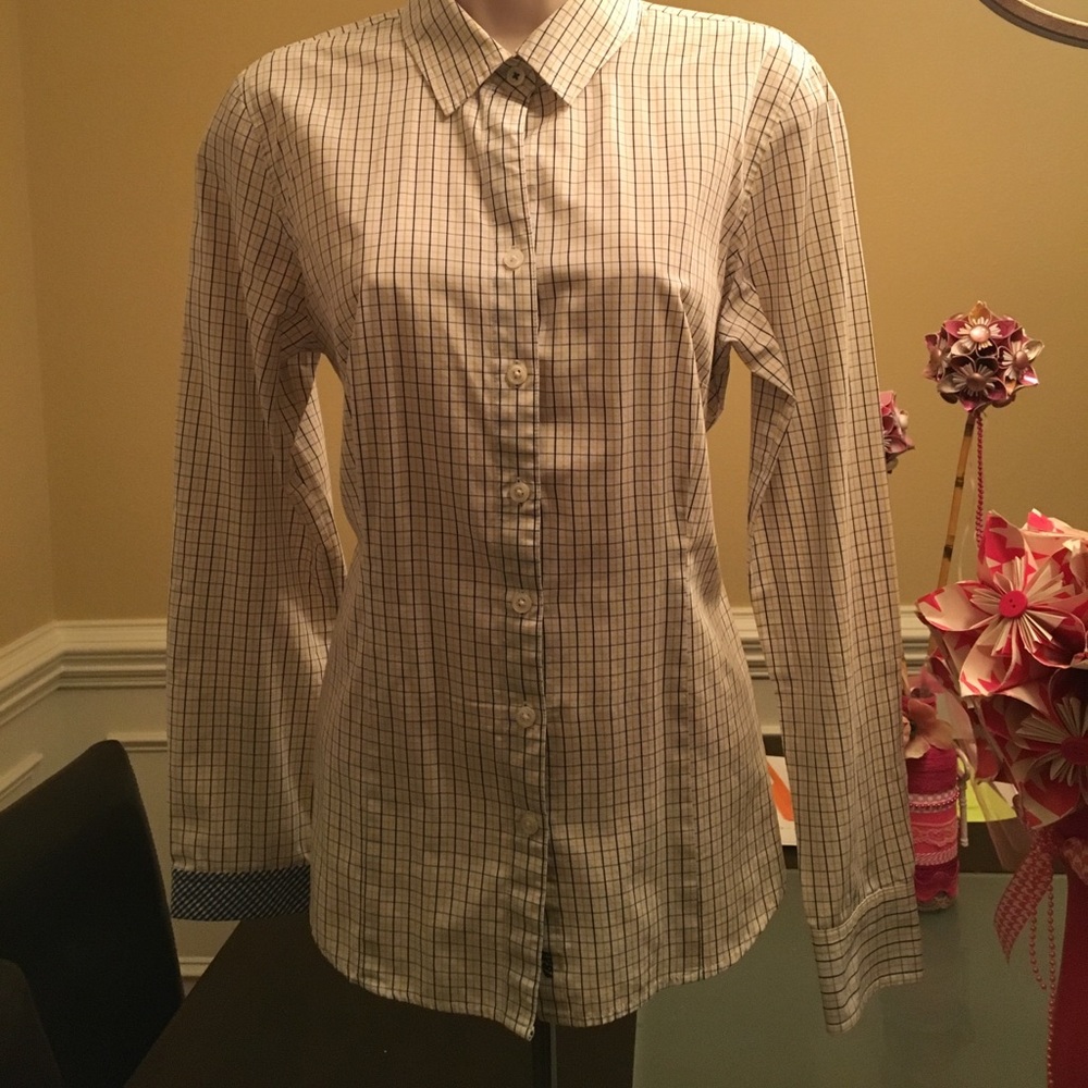 Van Heusen Women’s Button Up Dress Shirt