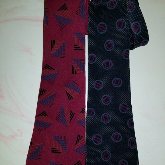 Yves Saint Laurent - Picture 2 of 3