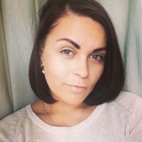 Meet your Posher, Alena - Picture 1 of 1