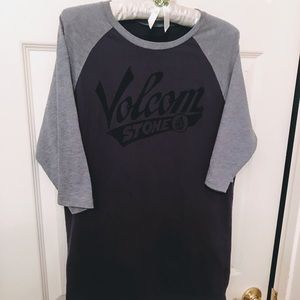 Volcom - 3/4 length sleeves - XL but fits most!