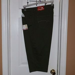 Women's plus size comfort Waist Capri size 18w