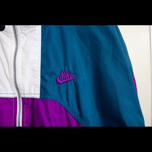 Vintage Nike windbreaker.