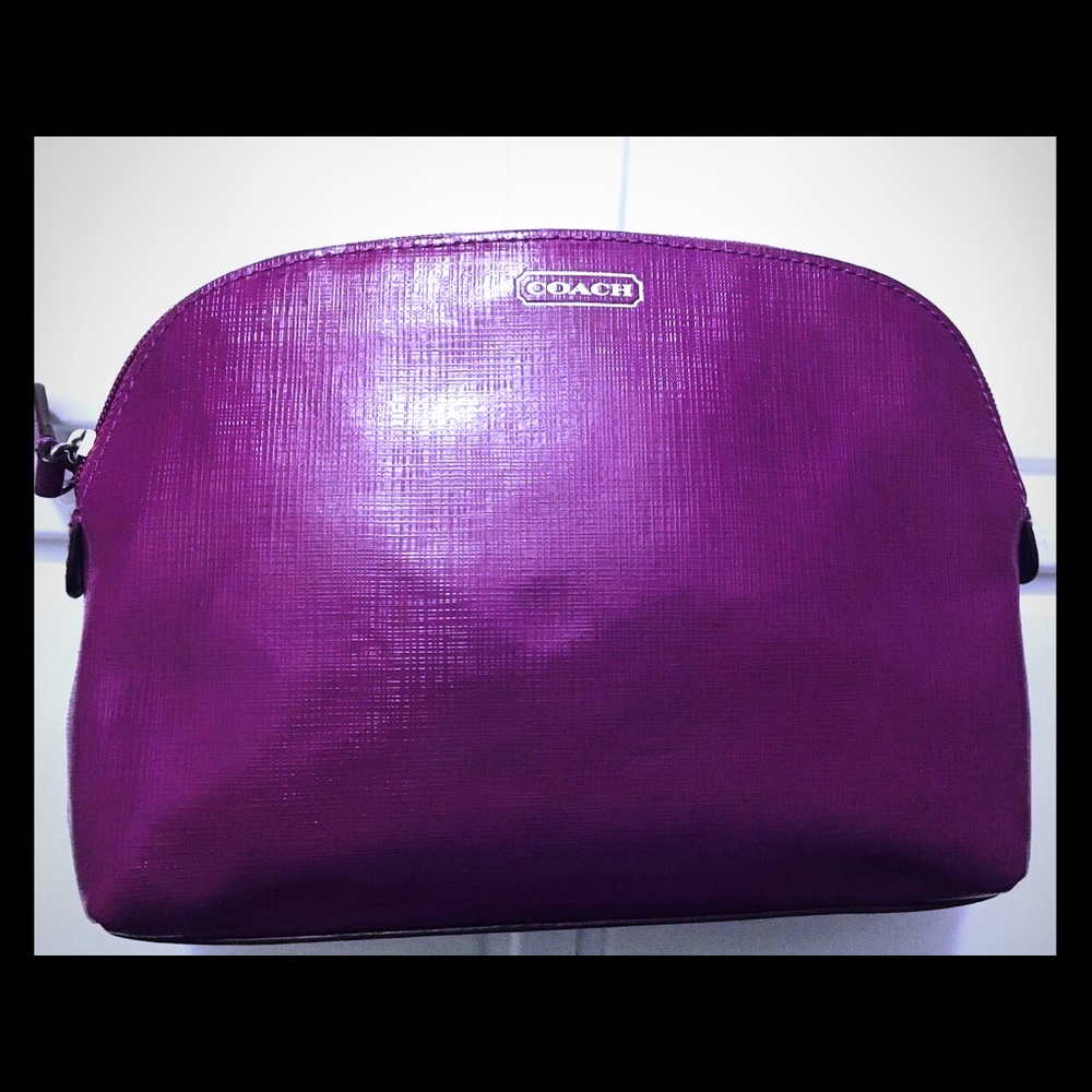💛  BRAND NEW : coach make-up bag $67 💛