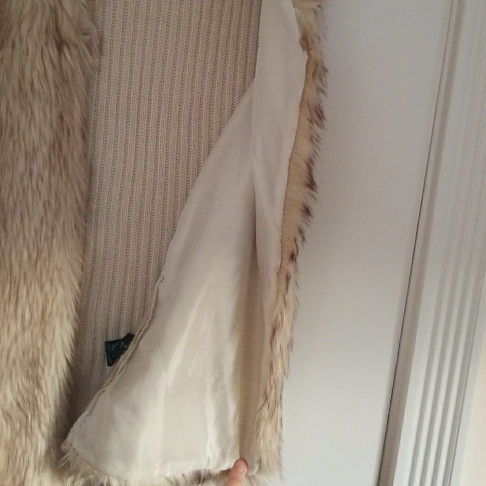 BCX Faux Fur Knit Vest - Picture 6 of 7