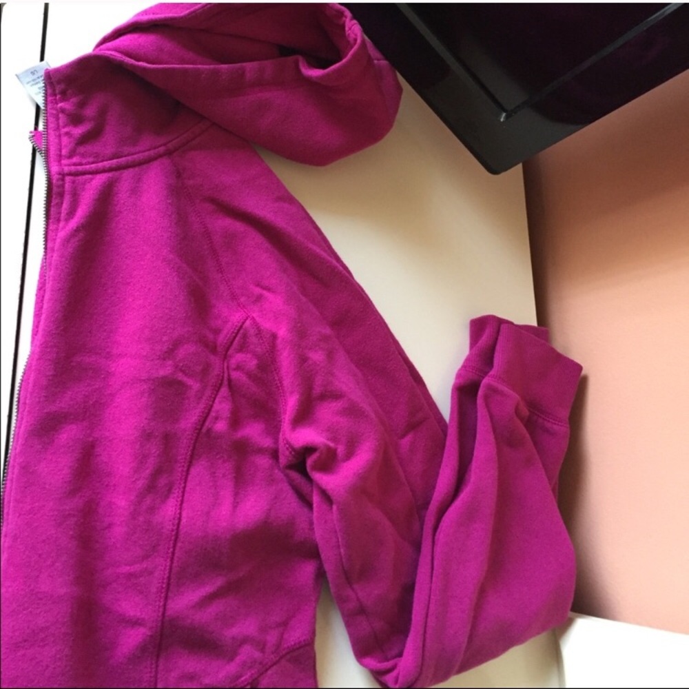 💸⬇️ Champion pink hoodie. Gently worn.