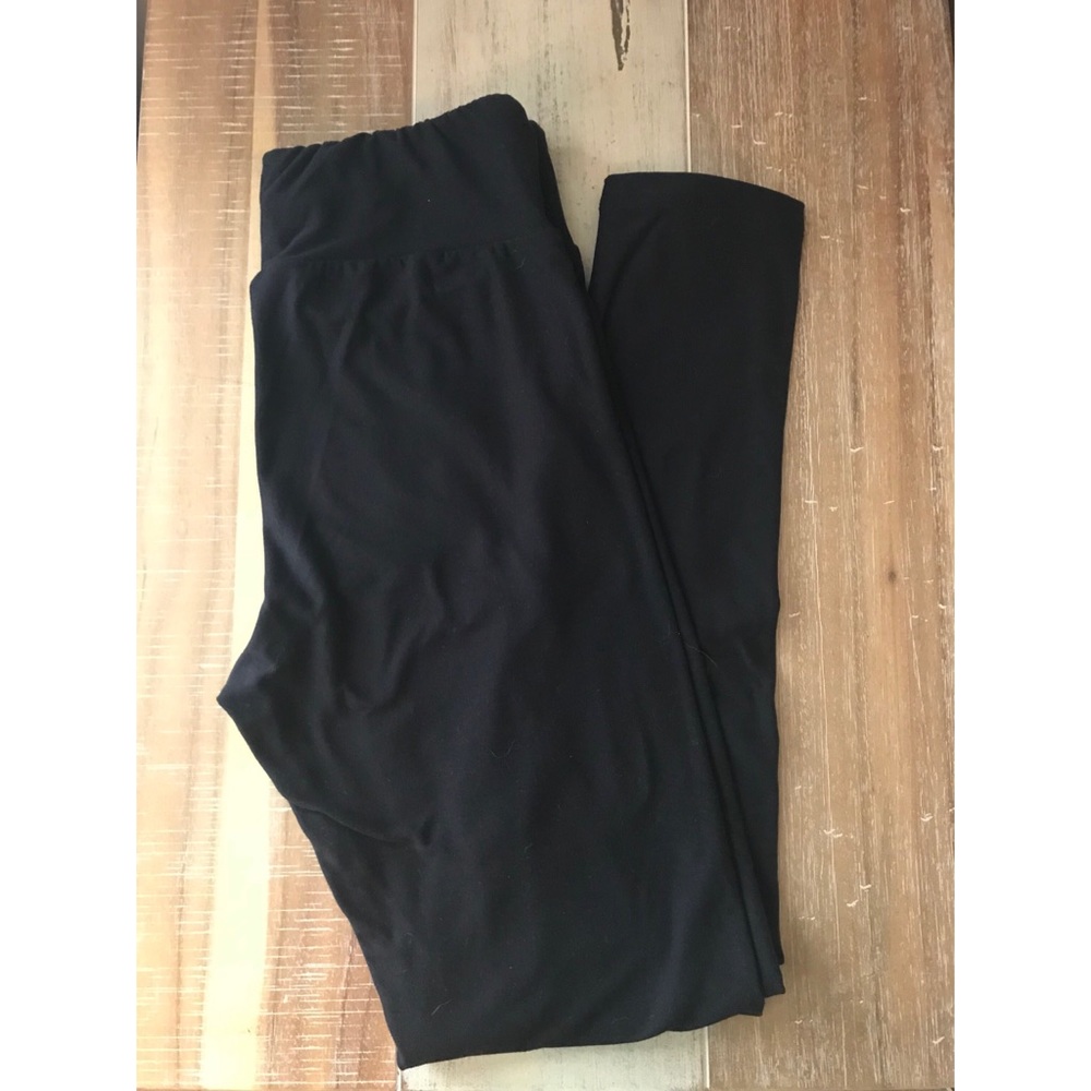 LuLaRoe OS  Black Leggings 🦄