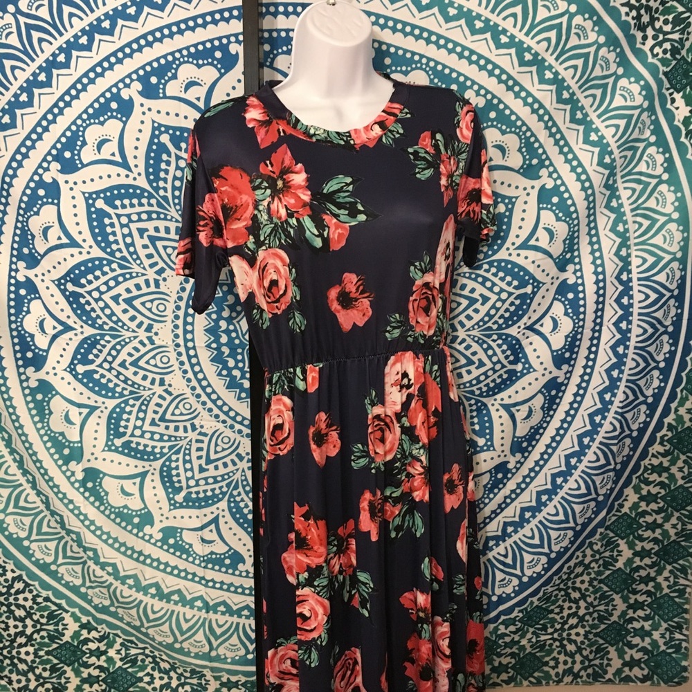 Floral long, 1/2 and short sleeve Maxi Dress.