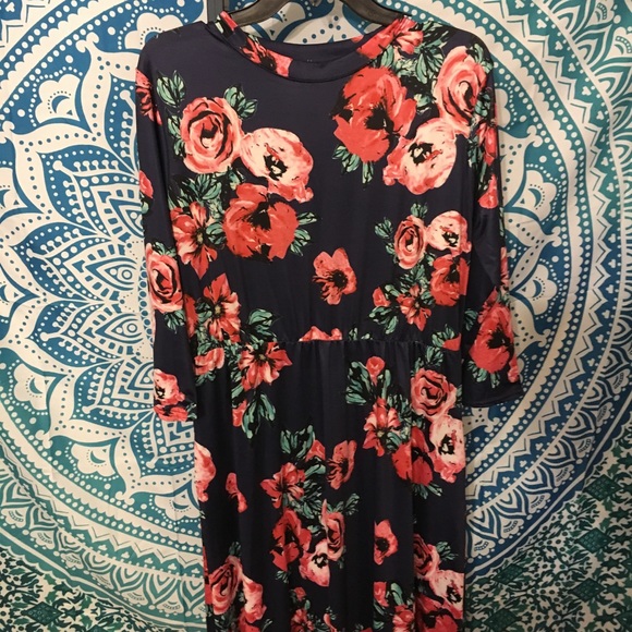 Floral long, 1/2 and short sleeve Maxi Dress. - Picture 3 of 5