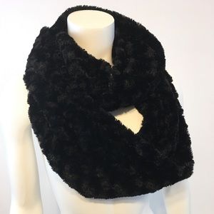 Infinity scarf black fluffy soft neck wrap ❄️⛷☃️⛸