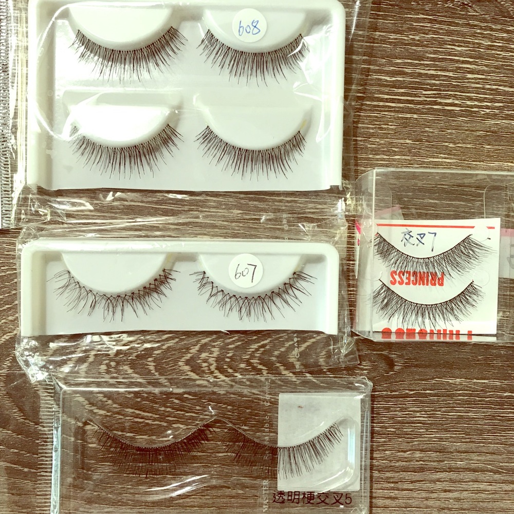 False eyelashes