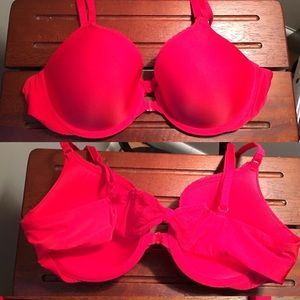 Victoria’s Secret Bra *CUTE BOW in back*