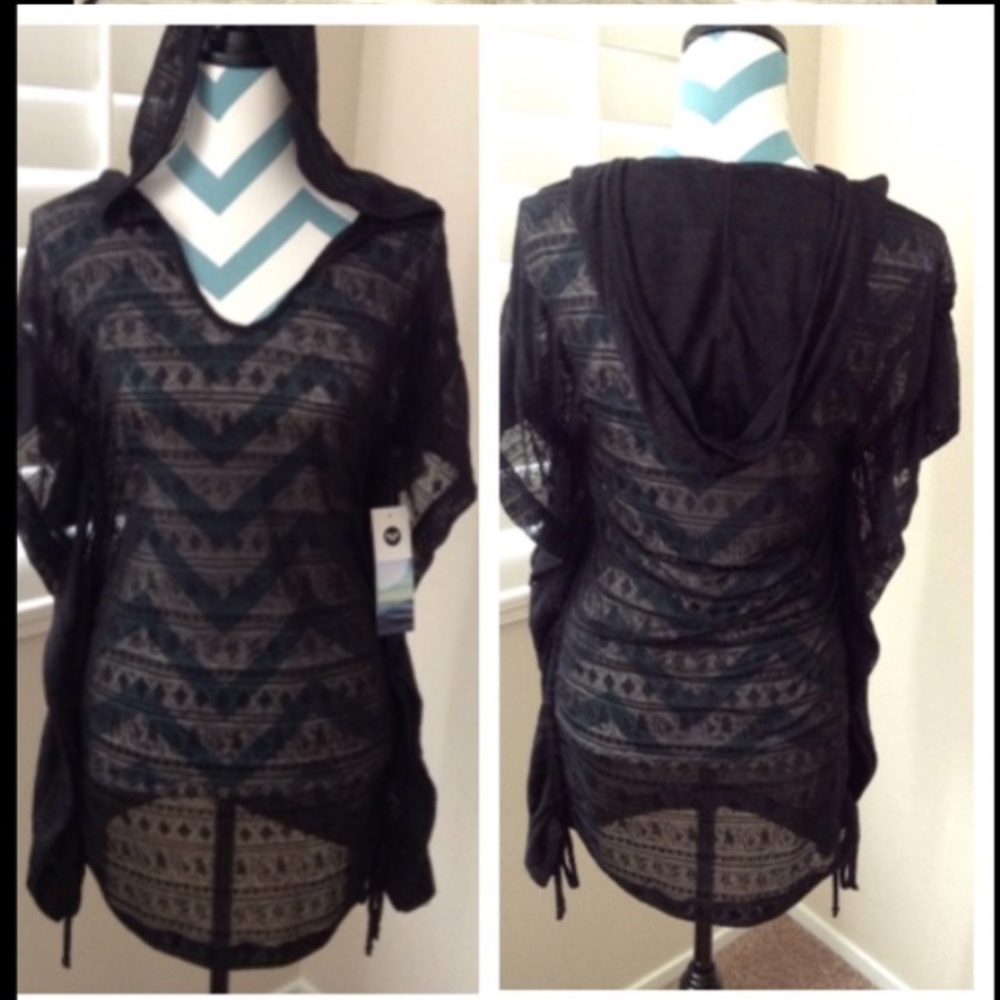 🔴 SOLD. Roxy swim cover up