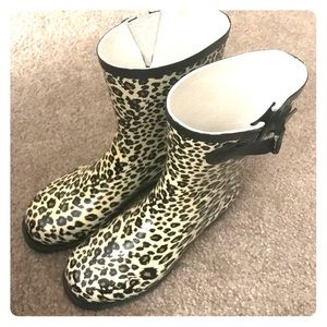 Mid-calf Rain Boots (Cheetah/Leopard Print) Size 8