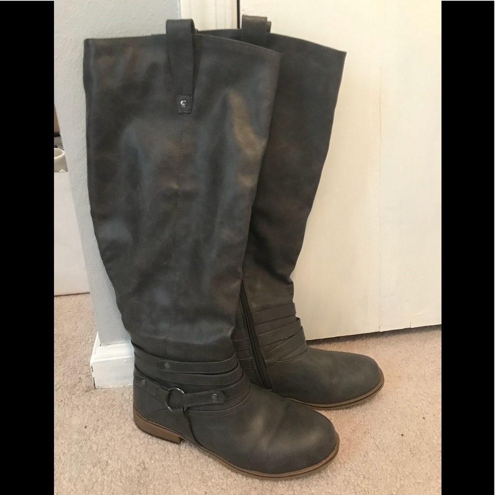 Grey Knee-High riding boots