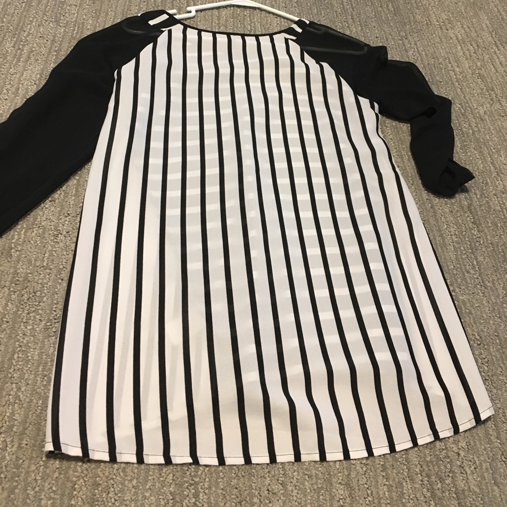 Tunic - Picture 4 of 4