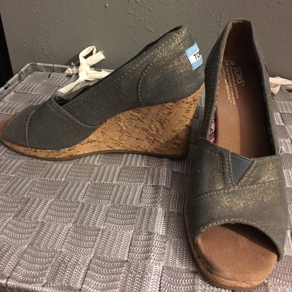 Toms