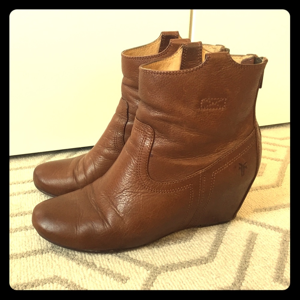 Frye Carson Wedge Booties Cognac