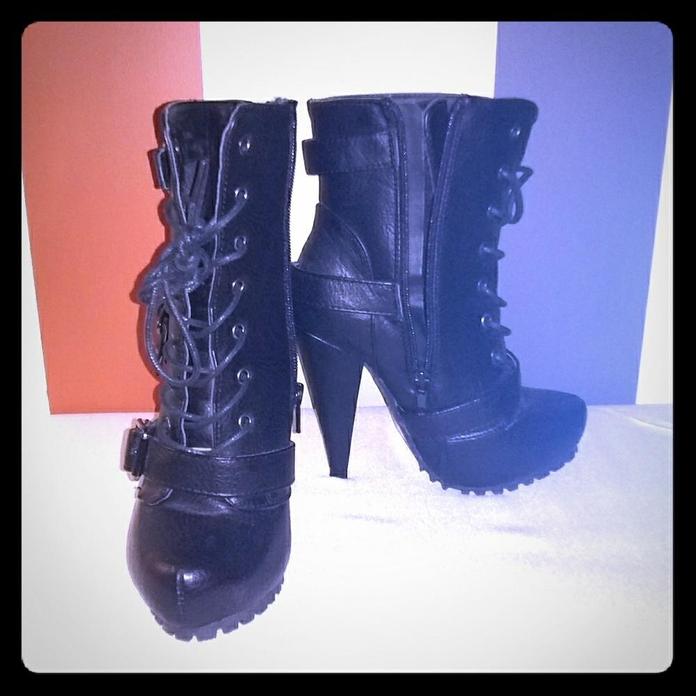 Black healed boots