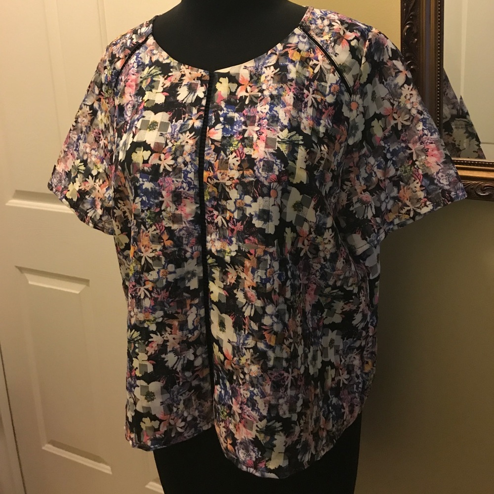 BCNU, short sleeve top