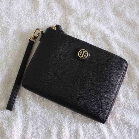 Tory Burch Handbags - Tory Burch Landon Wristlet