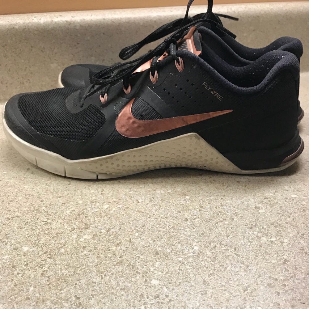 Women’s Nike Metcon 2- Black & Rose Gold