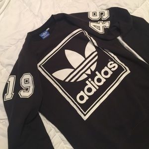 adidas sweatshirt urban outfitters - medium 🖤
