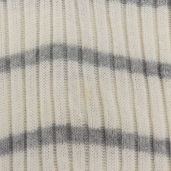 A&F Ribbed Cream Sweater - Picture 4 of 4