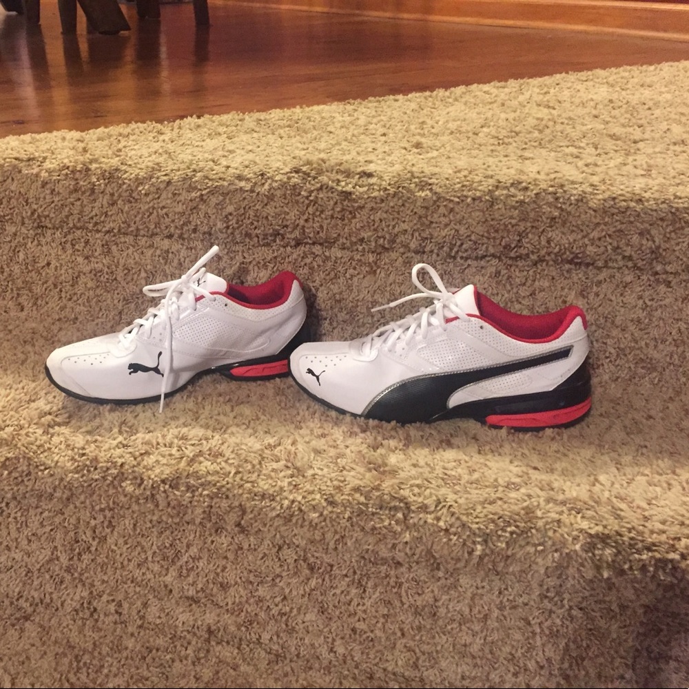 Men’s Pumas - 8.5