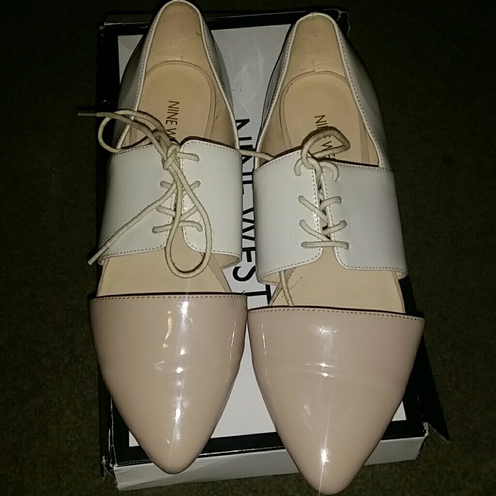 Nine West two tone oxford shoes