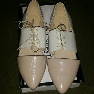 Nine West two tone oxford shoes