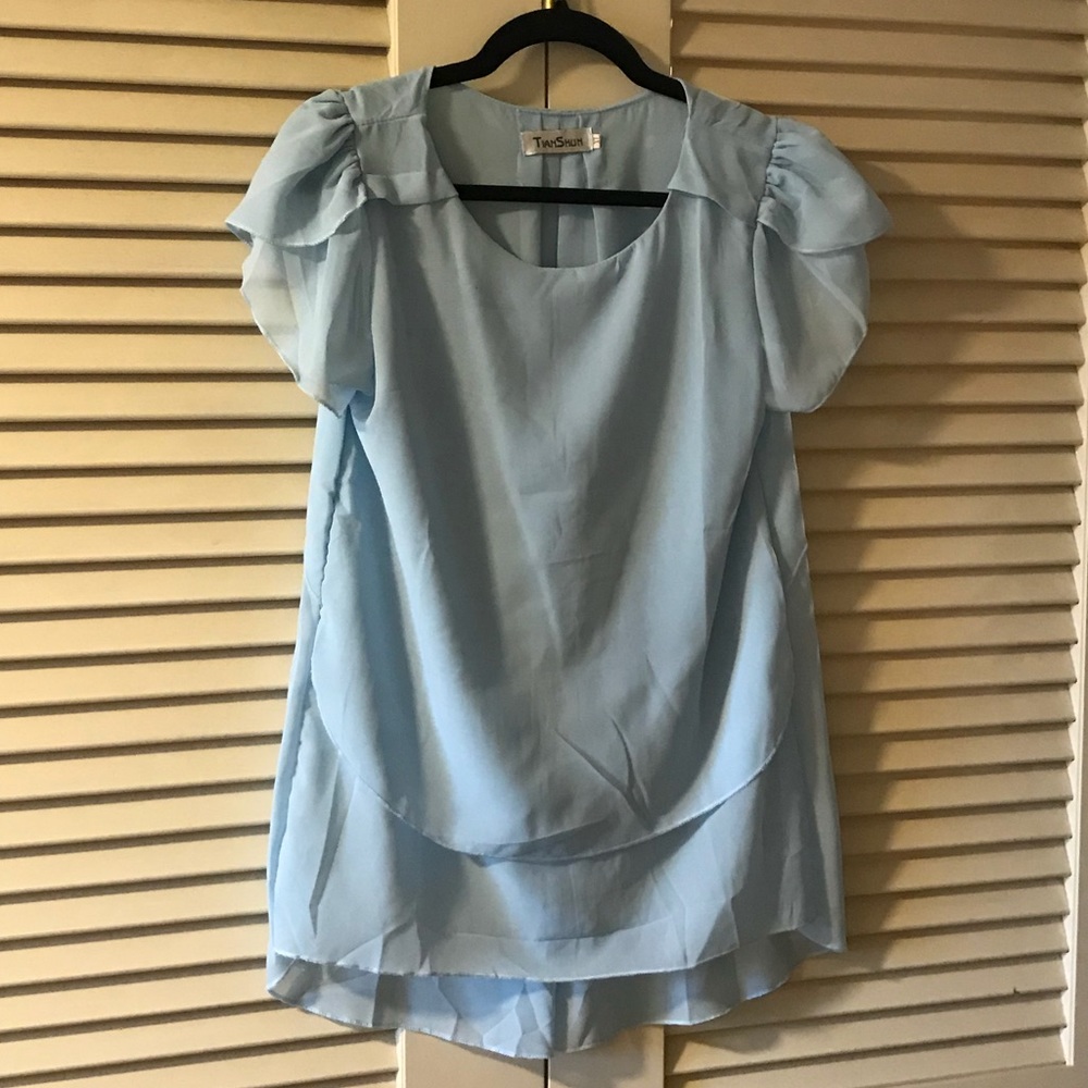 Flowy blue short sleeve blouse