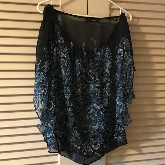 Flowy boho top with built-in tank - Picture 1 of 5